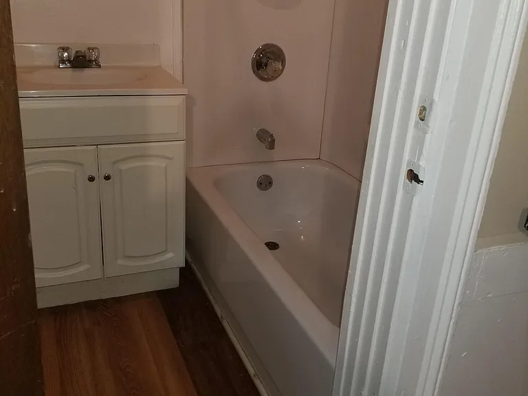 224 Johnson St #R — Photo 6