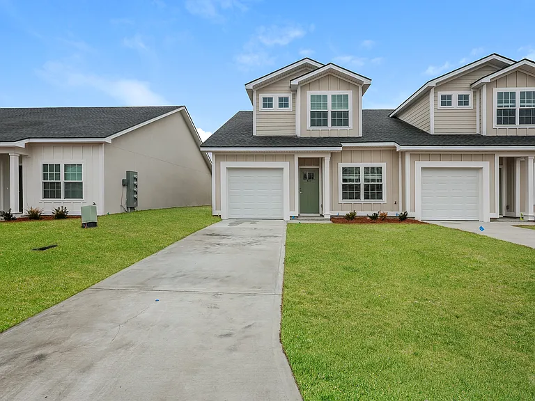 1042 Walker Point Way — Photo 1
