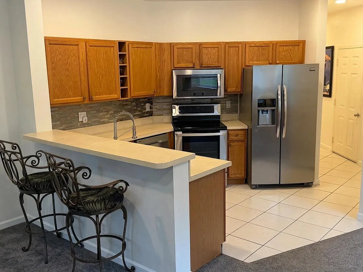 1 bed, 1.5 bath, 900 sqft, $1,795 — Photo 4