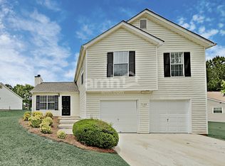 7132 New Dale Rd, Rex, GA 30273