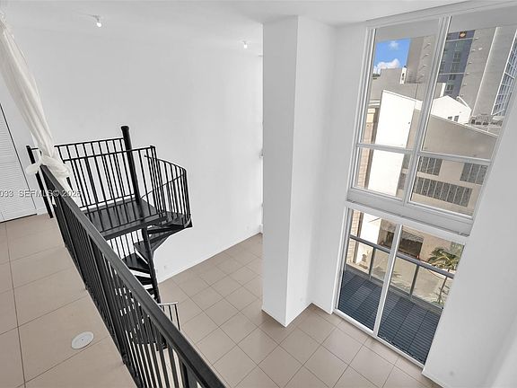 2nd image of 300 S Biscayne Blvd APT 822