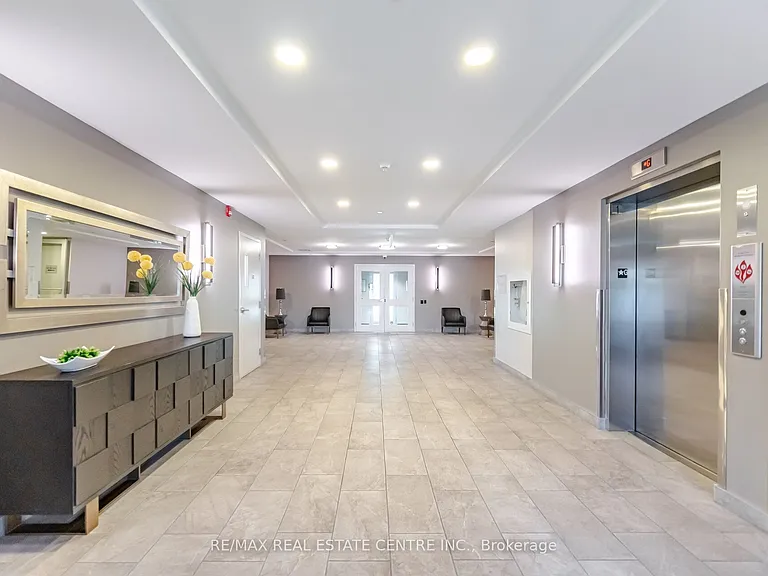 830 Megson Ter #513 — Photo 6