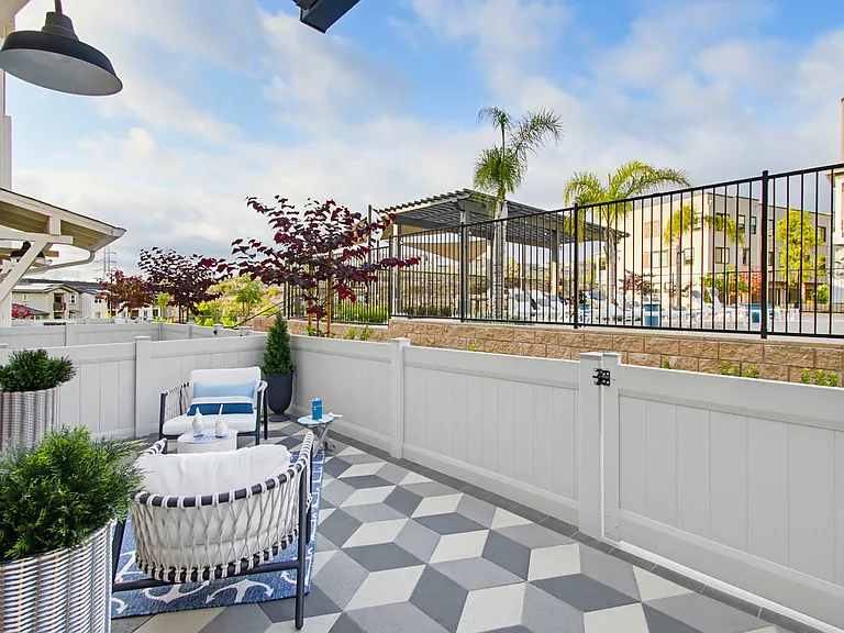 2528 Delphinium Ln — Photo 55