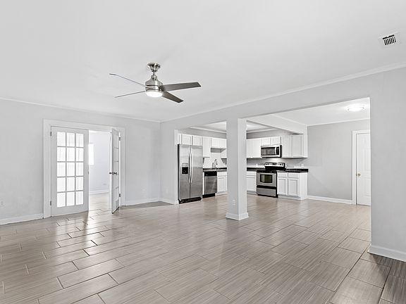 3rd image of 304 Maplewood Ave