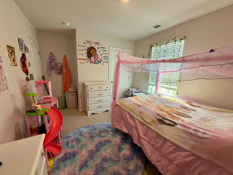 61 New England Dr — Photo 5