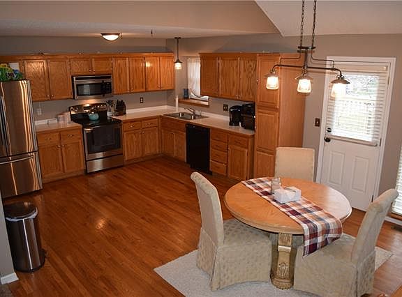 4th image of 601 Westview Dr