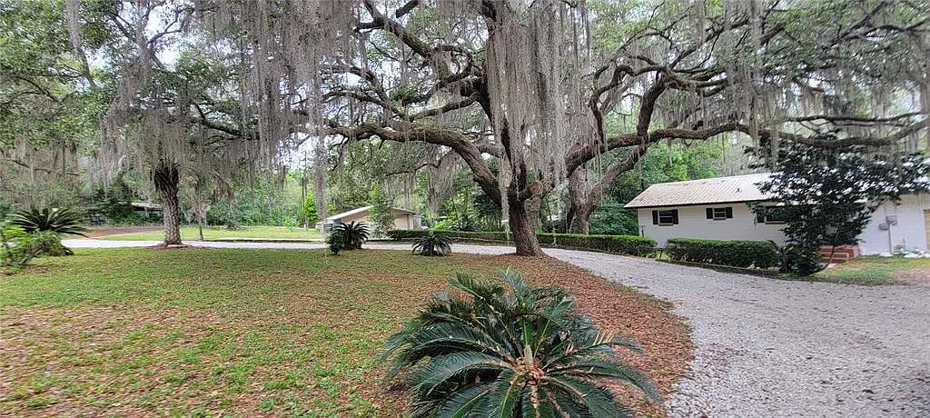 4 bed, 2.5 bath, 1872 sqft, $1,875 — Photo 4
