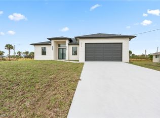 3018 25th St W, Lehigh Acres, FL 33971