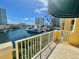 19999 E Country Club Dr