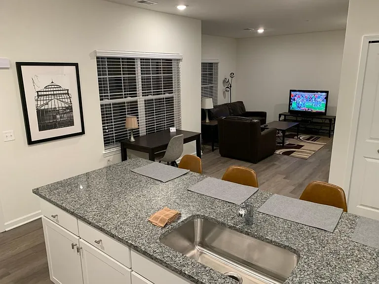 Towne Center Apartments — Photo 29
