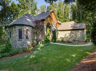 18 Fall Mountain Rd, Asheville, NC 28803