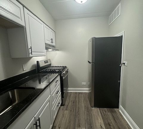 3rd image of 1704 Indianapolis Blvd #11298331