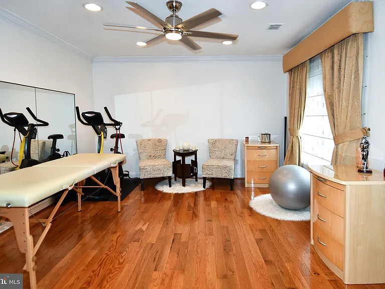 9401 Hickory View Pl — Photo 25