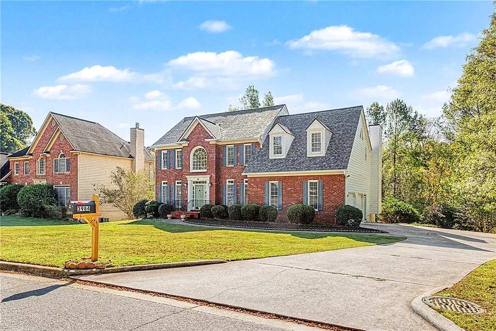 4 bed, 3.5 bath, 2707 sqft, $2,500 — Photo 2