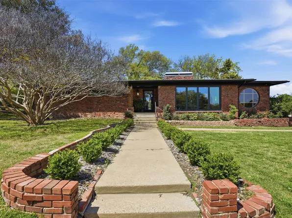3800 Clayton Rd W, Fort Worth, TX 76116