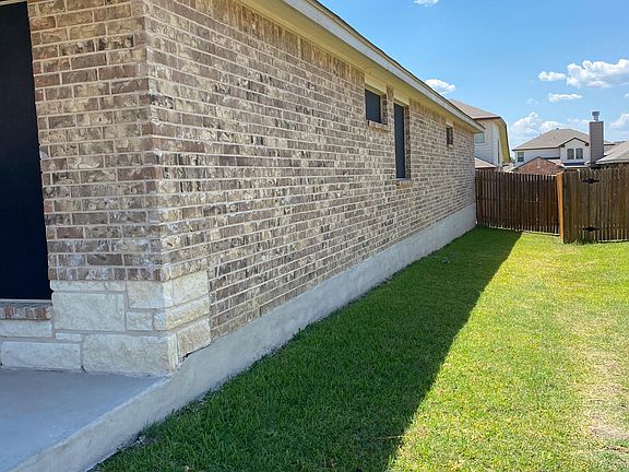 4th image of 5823 Ambrose Cir