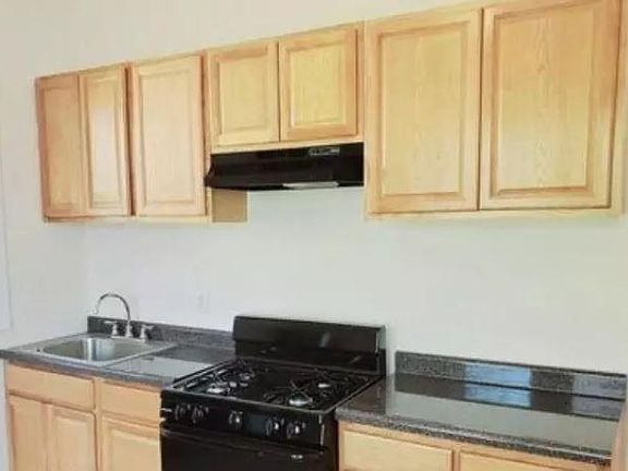 2nd image of 188 Isabella Ave APT 2U