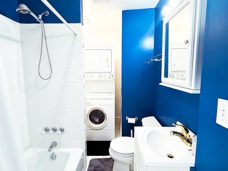 1232 Half St SW #B — Photo 8