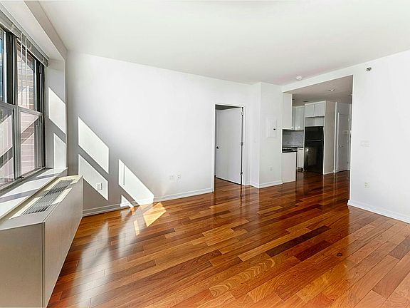 4th image of 58 Metropolitan Ave APT 2G
