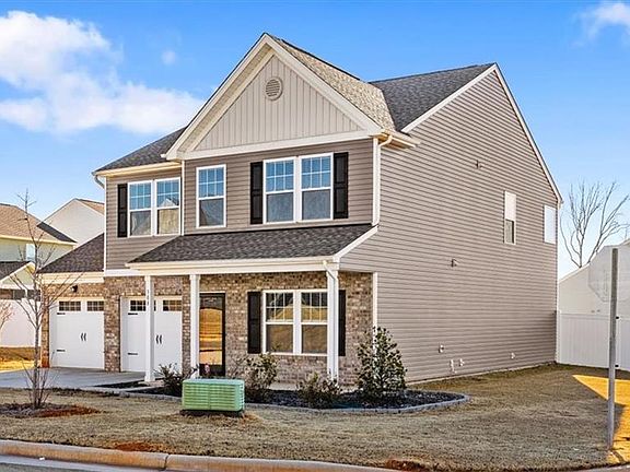 3rd image of 308 Winsent Dr
