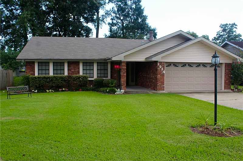 1st image of 2924 Mary Ann Dr