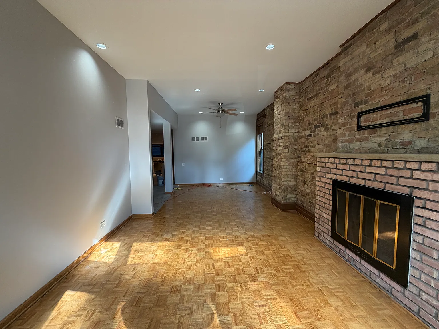 2 bed, 1200 sqft, $3,400 — Photo 4