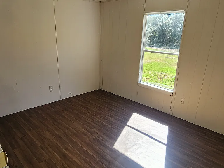 923 Mercedes St #18 — Photo 8