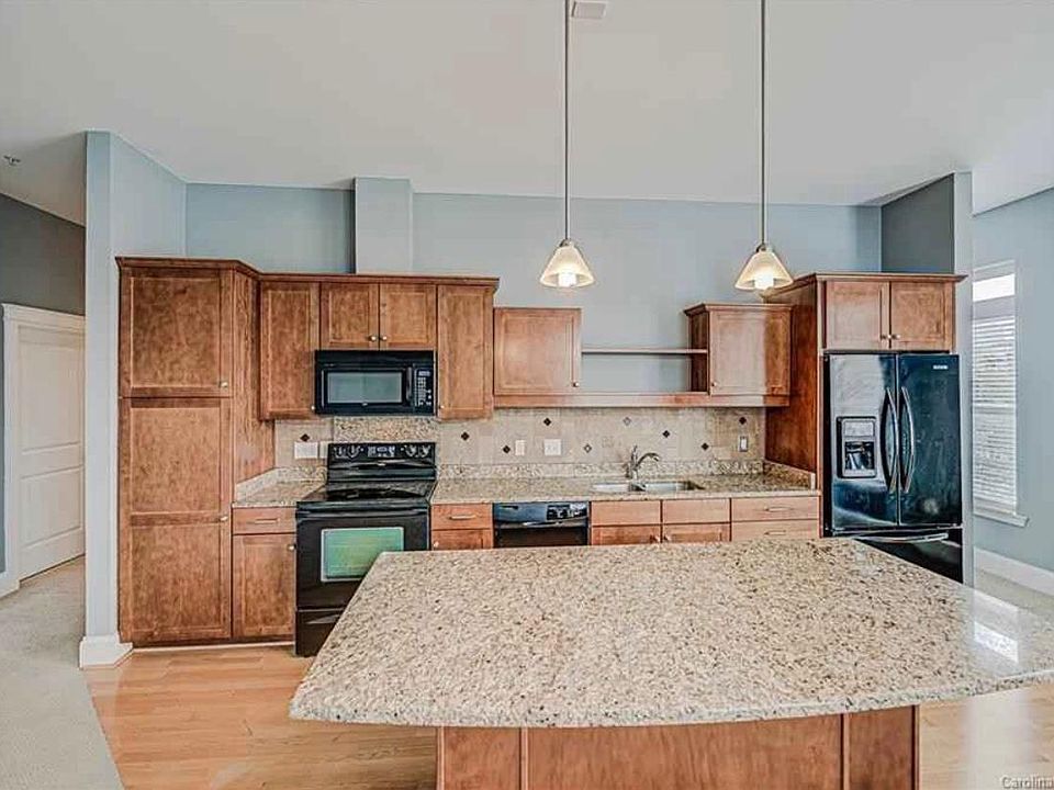 1st image of 1700 Camden Rd APT 202