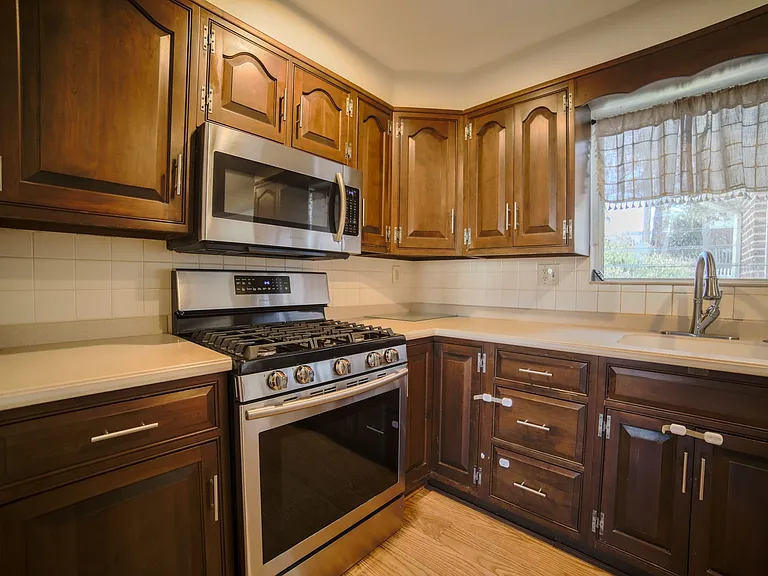 213 Heatherwood Rd — Photo 17
