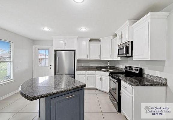 2nd image of 2424 El Gusto St