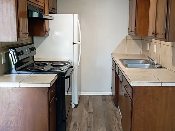 To Cornerstone Apartments, 301 N 18th St APT 2, Fort Smith, AR 72901