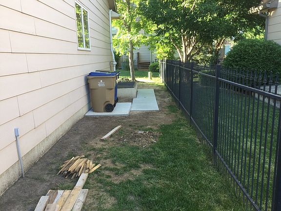 3rd image of 1620 W Oxford Ct
