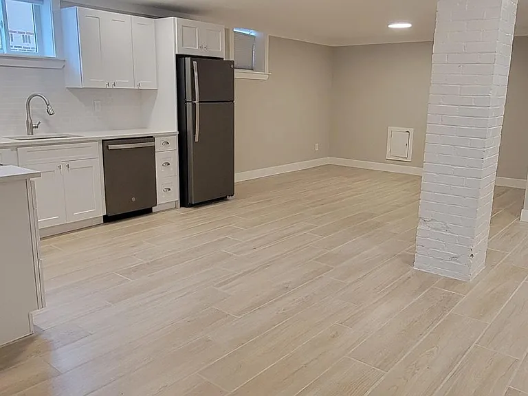 1584 Meade St — Photo 10