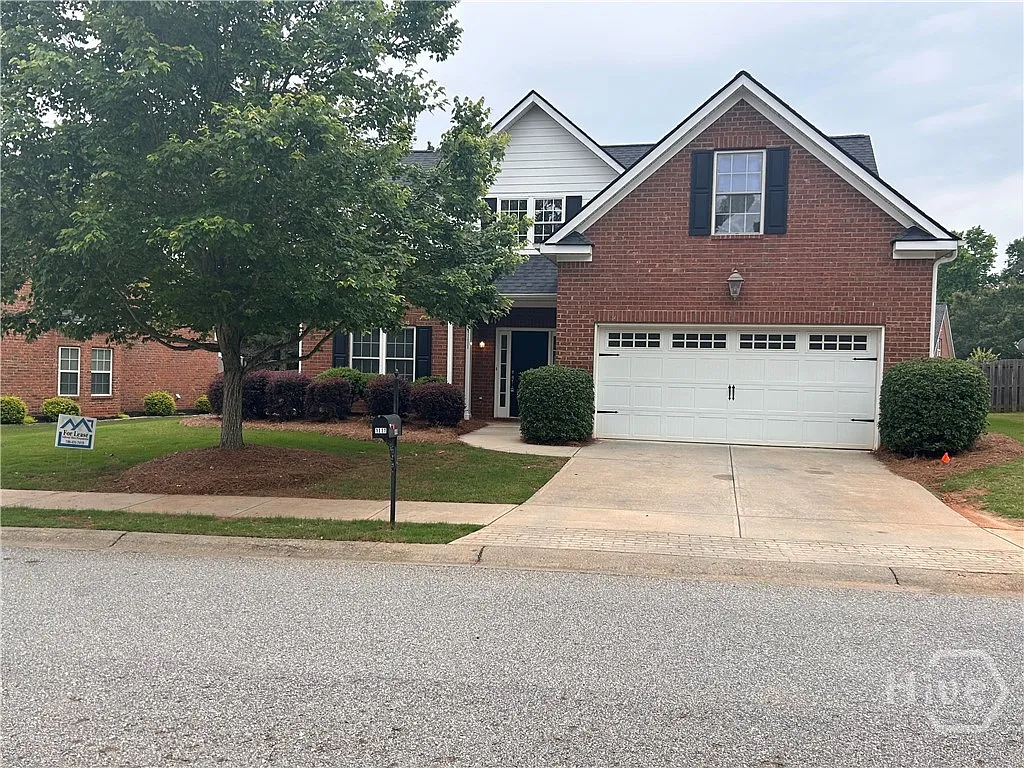 4 bed, 3.0 bath, 2222 sqft, $2,750 — Photo 2