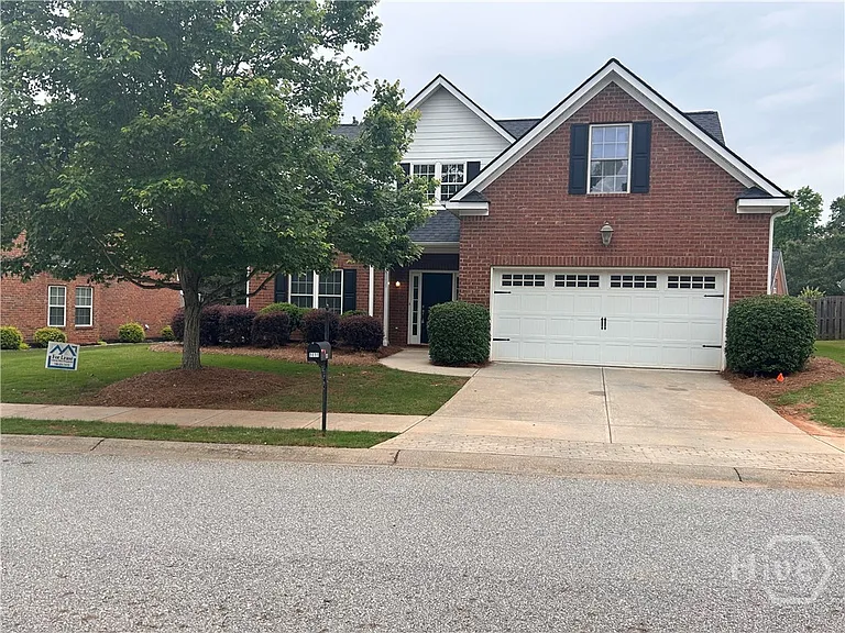 1111 Brookshire Dr — Photo 2
