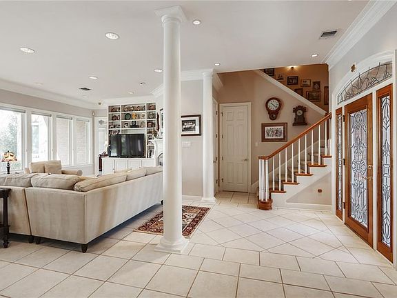 3rd image of 7 Cypress Point Ln