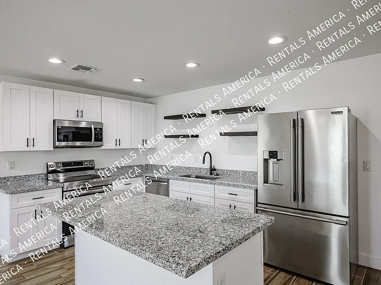 526 S Crismon Rd — Photo 5