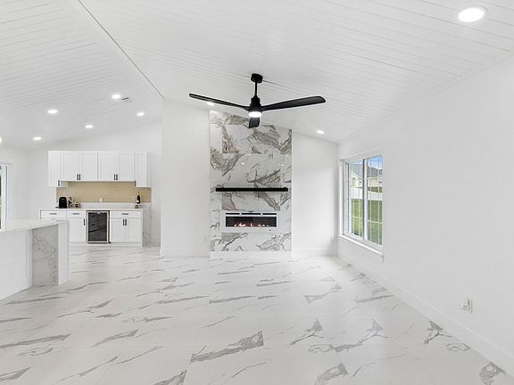 5th image of 5424 Loma Vista Dr E