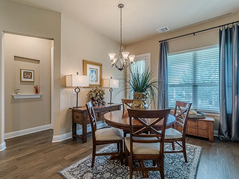 115 Laughing Pear Cv — Photo 17