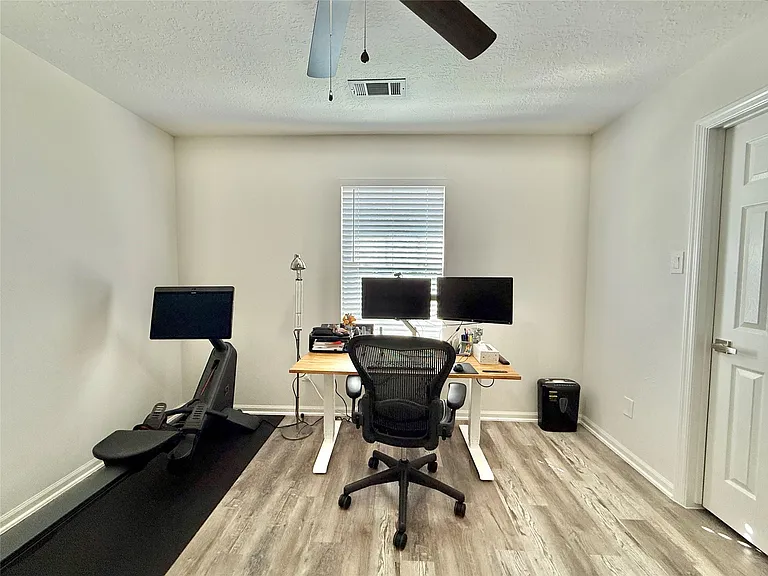 2 Twin Feather Pl — Photo 42