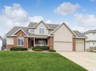 790 SE Mapleleaf Ln, Waukee, IA 50263