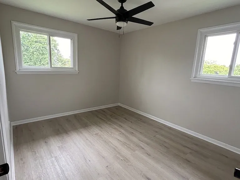 272 Willet Rd — Photo 2
