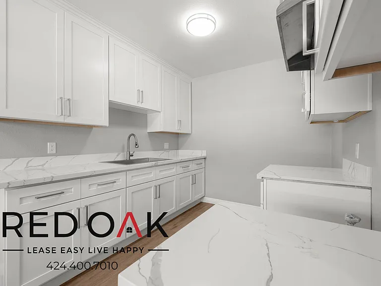 8015 S Western Ave #5 — Photo 5