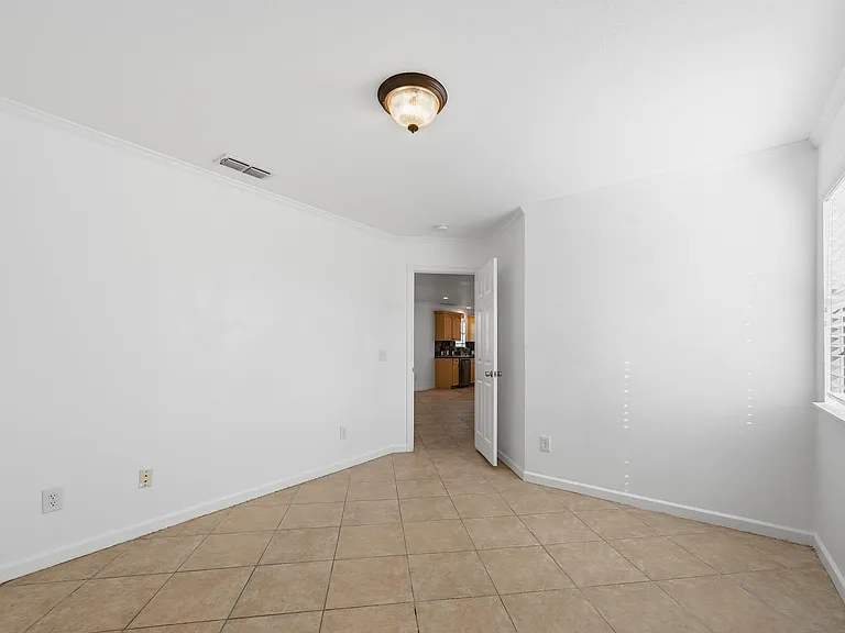 633 Rose Garden Dr #2 — Photo 14