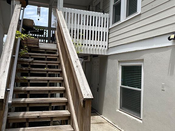 3rd image of 921 Jackson St N #1