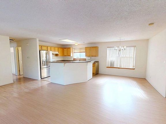 5th image of 500 Rafael St