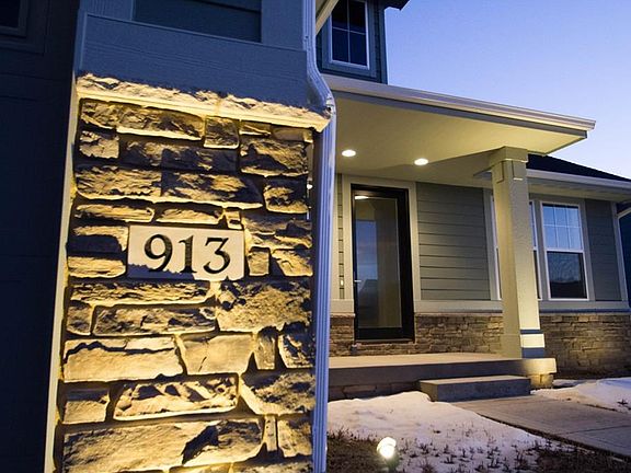 2nd image of 913 Baileys Grove Dr