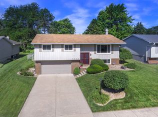 6909 N Rockvale Dr, Peoria, IL