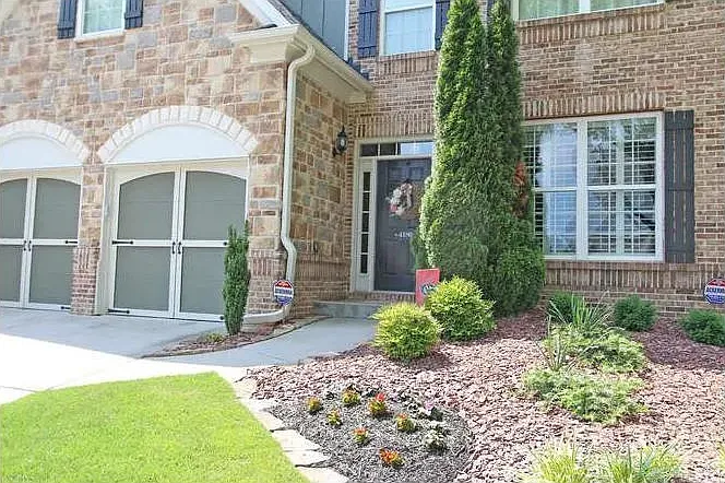 4180 Granby Cir — Photo 2