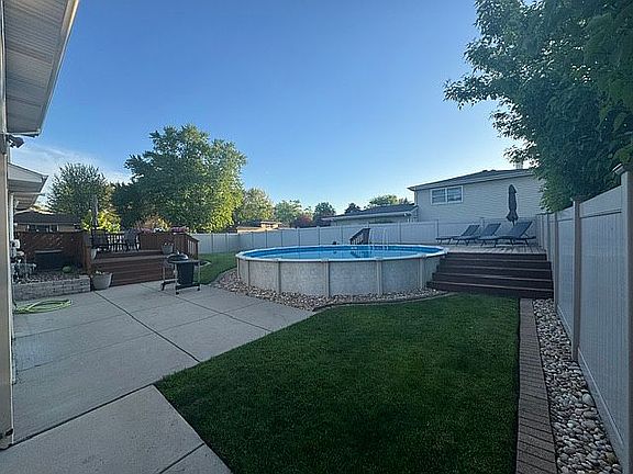 4th image of 2530 James Dr